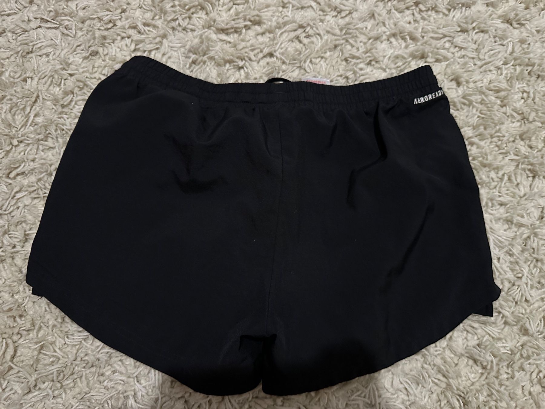 Adidas Pantaloni: Adidas Shorts Gr.170 – Usato da Bern venduto da BrandVilla 1