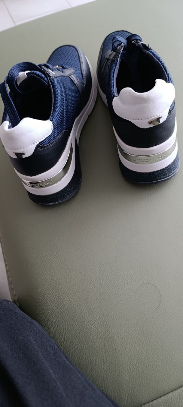 Tom Tailor Scarpe da donna: Sneaker blau weiss Grösse 35  – Usato da Menziken venduto da SianaSiana 3