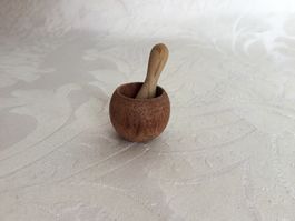 Mini Holzmörser für das Puppenhaus 1:12