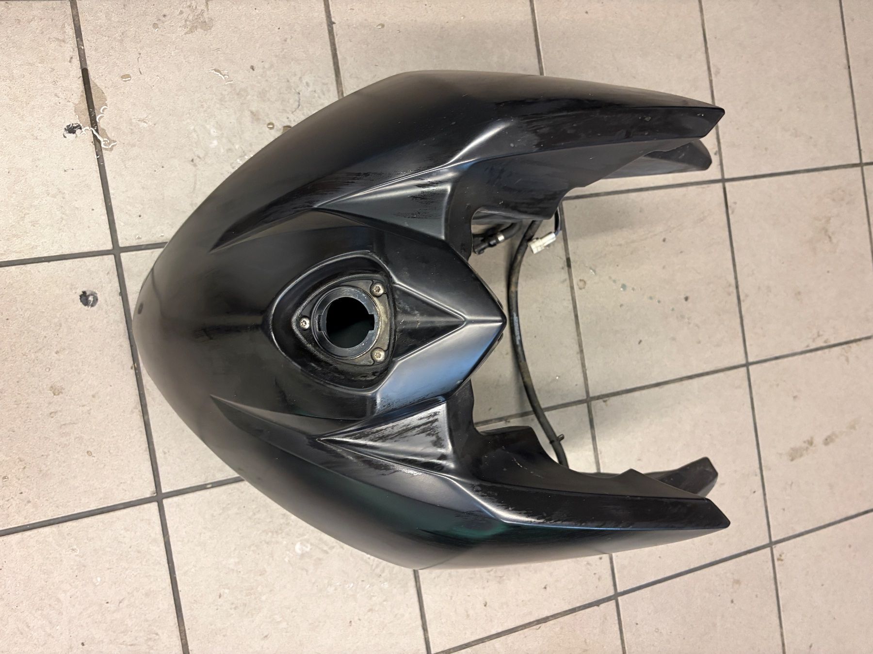 KTM Tutti i ricambio per moto: KTM 990 Supermoto Tank – Usato da Neuhausen venduto da Jeff.