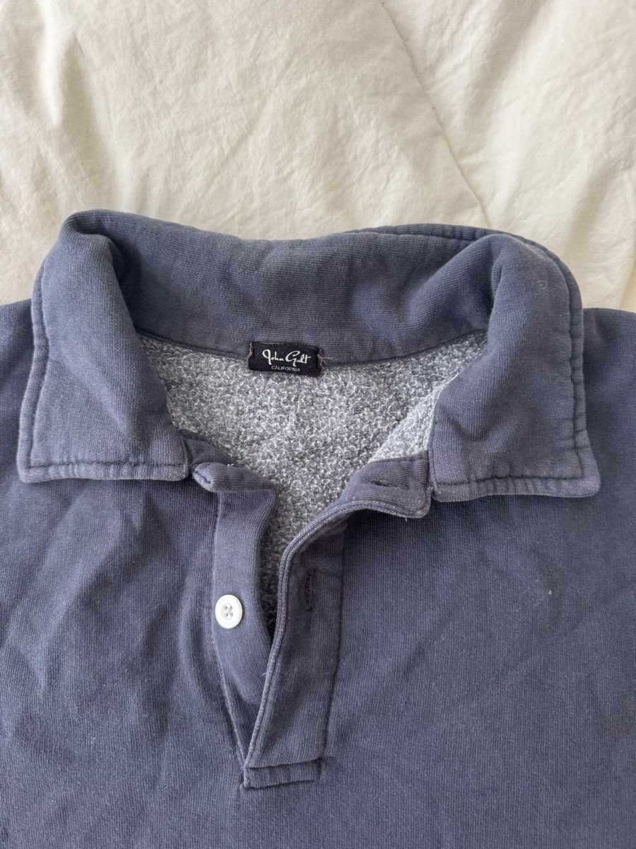 Brandy Melville Pullover & Sweatshirts: Pull-over Brandy Melville gris col à boutons état correct – Gebraucht aus Genève von lejardindesvetements 3