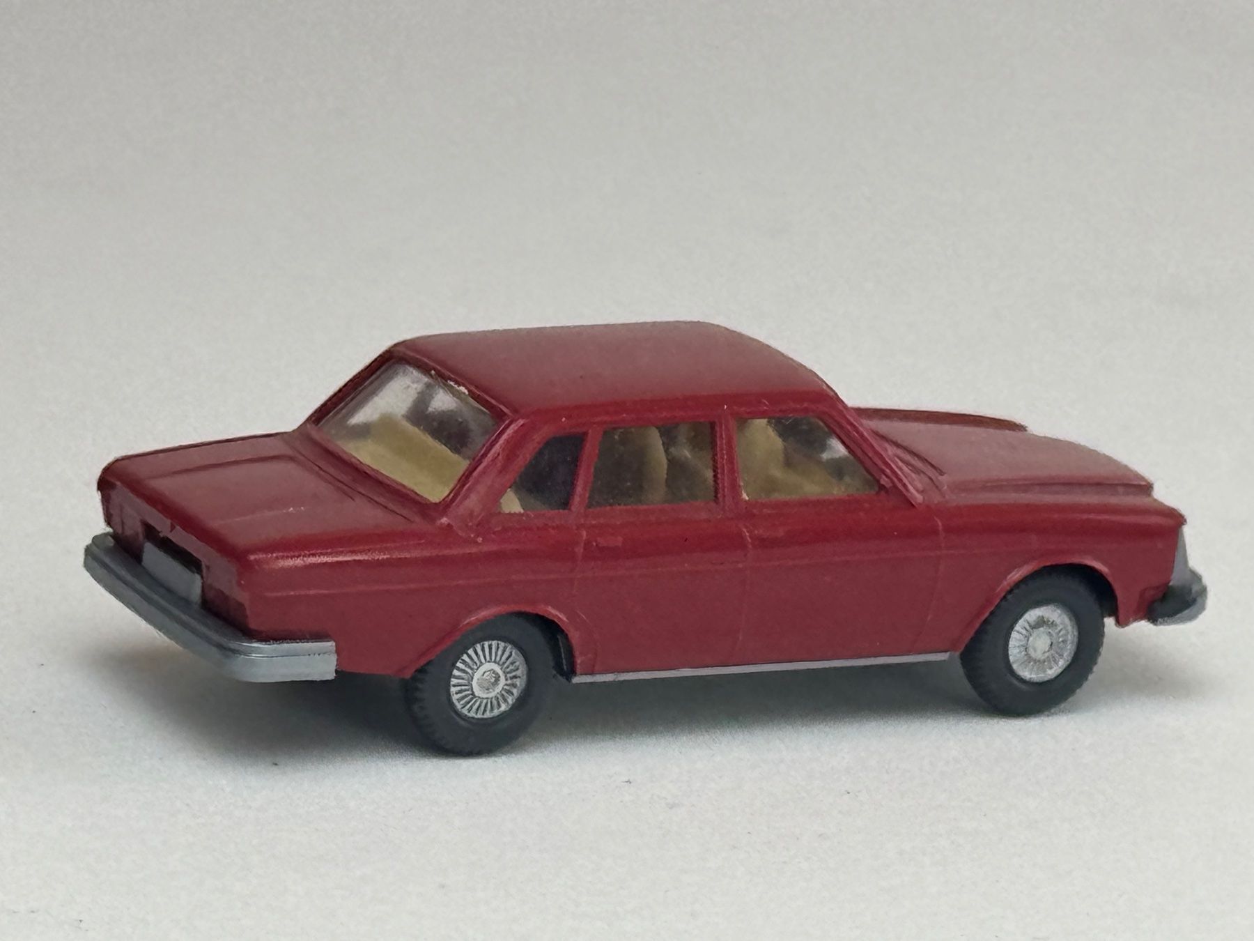 Wiking Modellini d'auto: RI- Wiking Volvo 264 h-braunrot – Usato da Elm venduto da Wikmtz 1