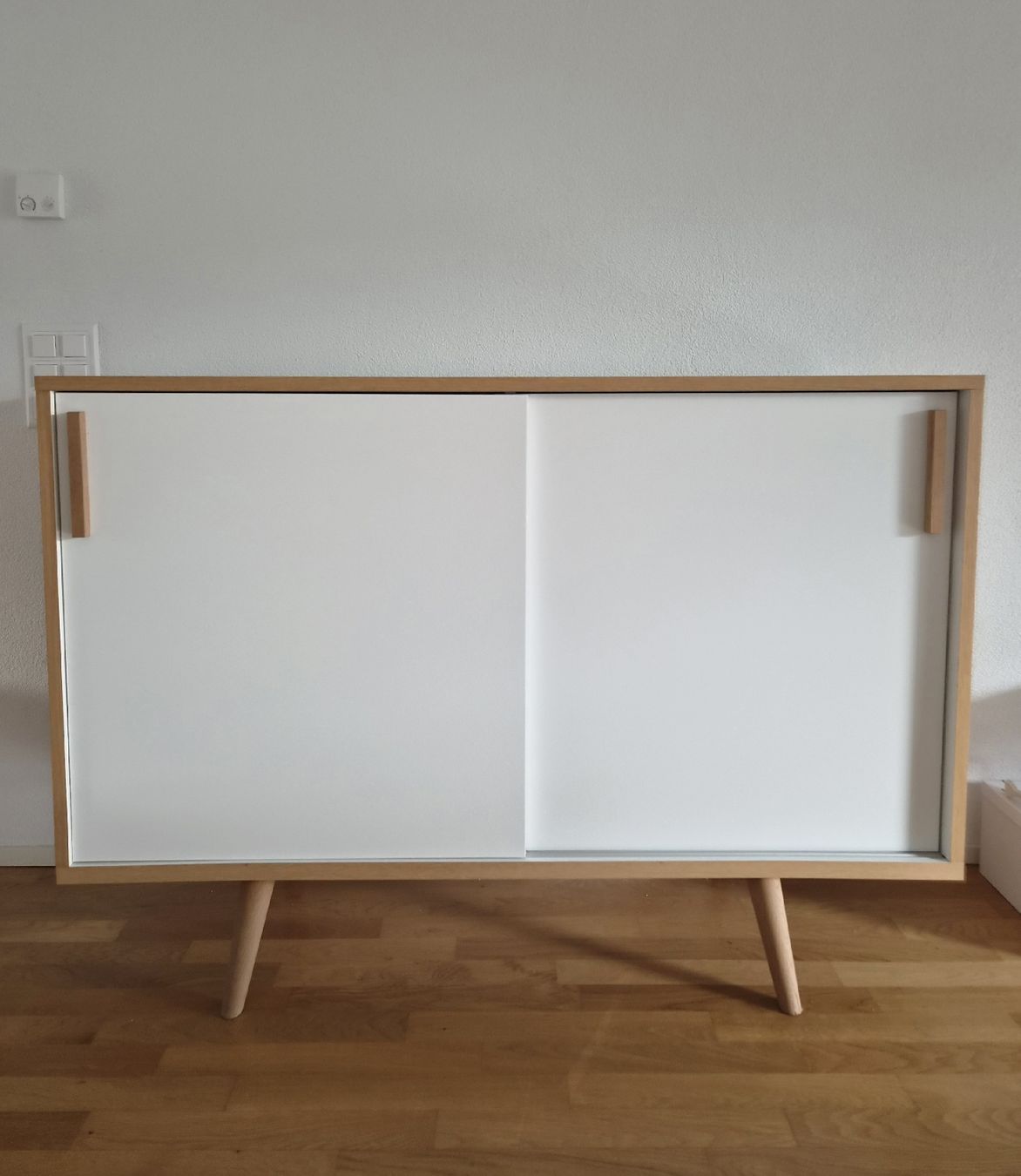 Cassettiere: Sideboard weiss / Holzoptik  – Usato da Zürich venduto da cp.