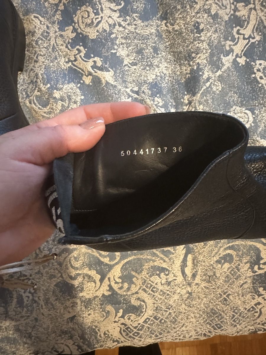 Hugo Boss Scarpe da donna: Hugo Boss boots – Usato da Sorengo venduto da dis_tfq6 3