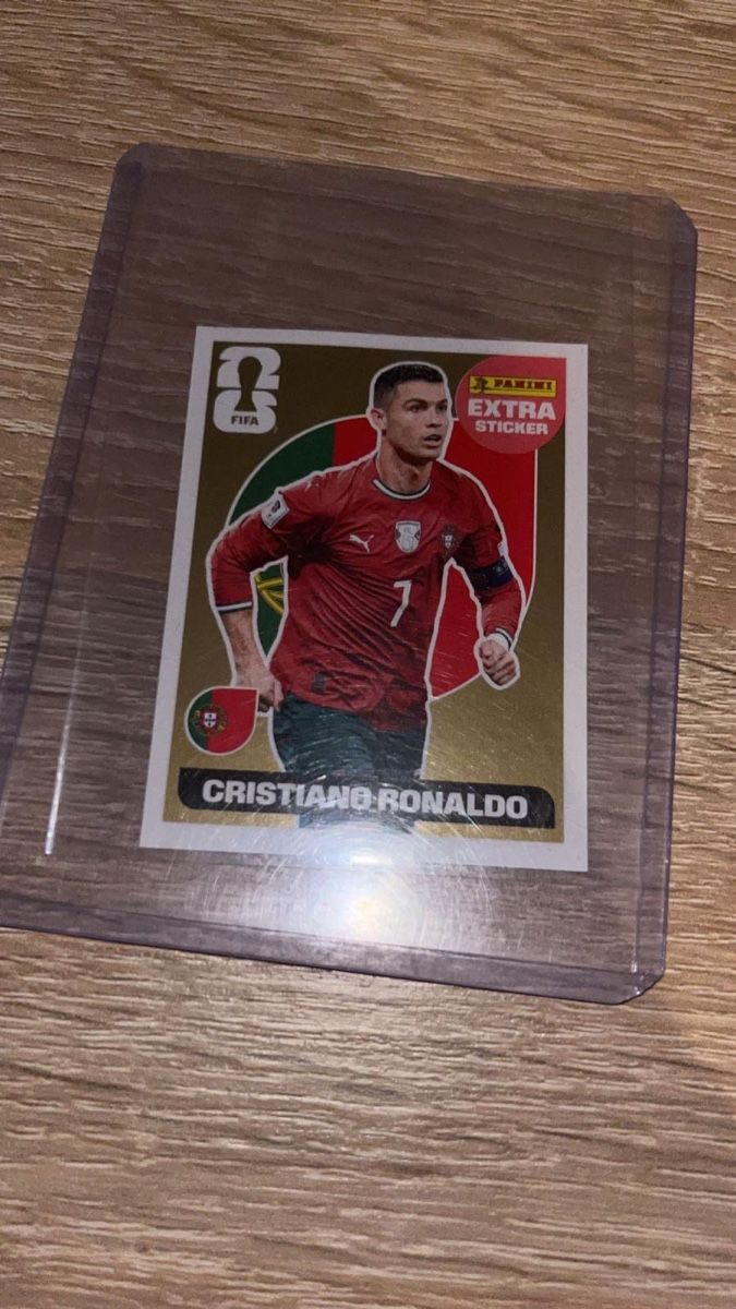 Panini Carte collezionabili: Cristiano Ronaldo extra sticker gold – Nuovo (secondo la descrizione) da St-Prex venduto da dadi_di29