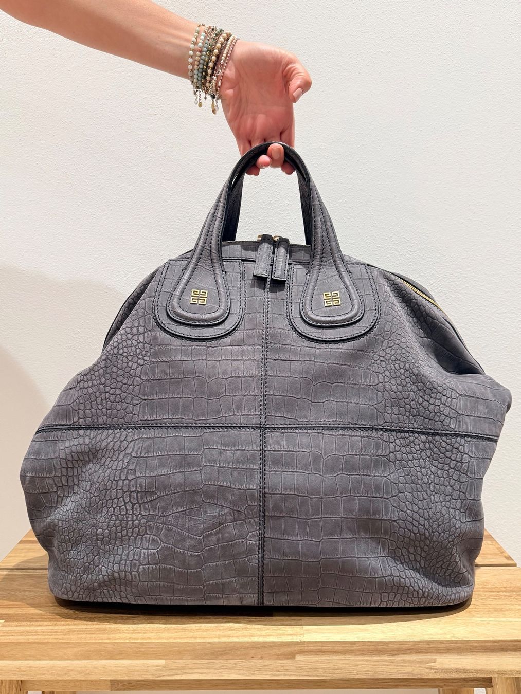 Givenchy Taschen für Damen: Givenchy Nightingale (large) – Gebraucht aus Sissach von Milanista82 1