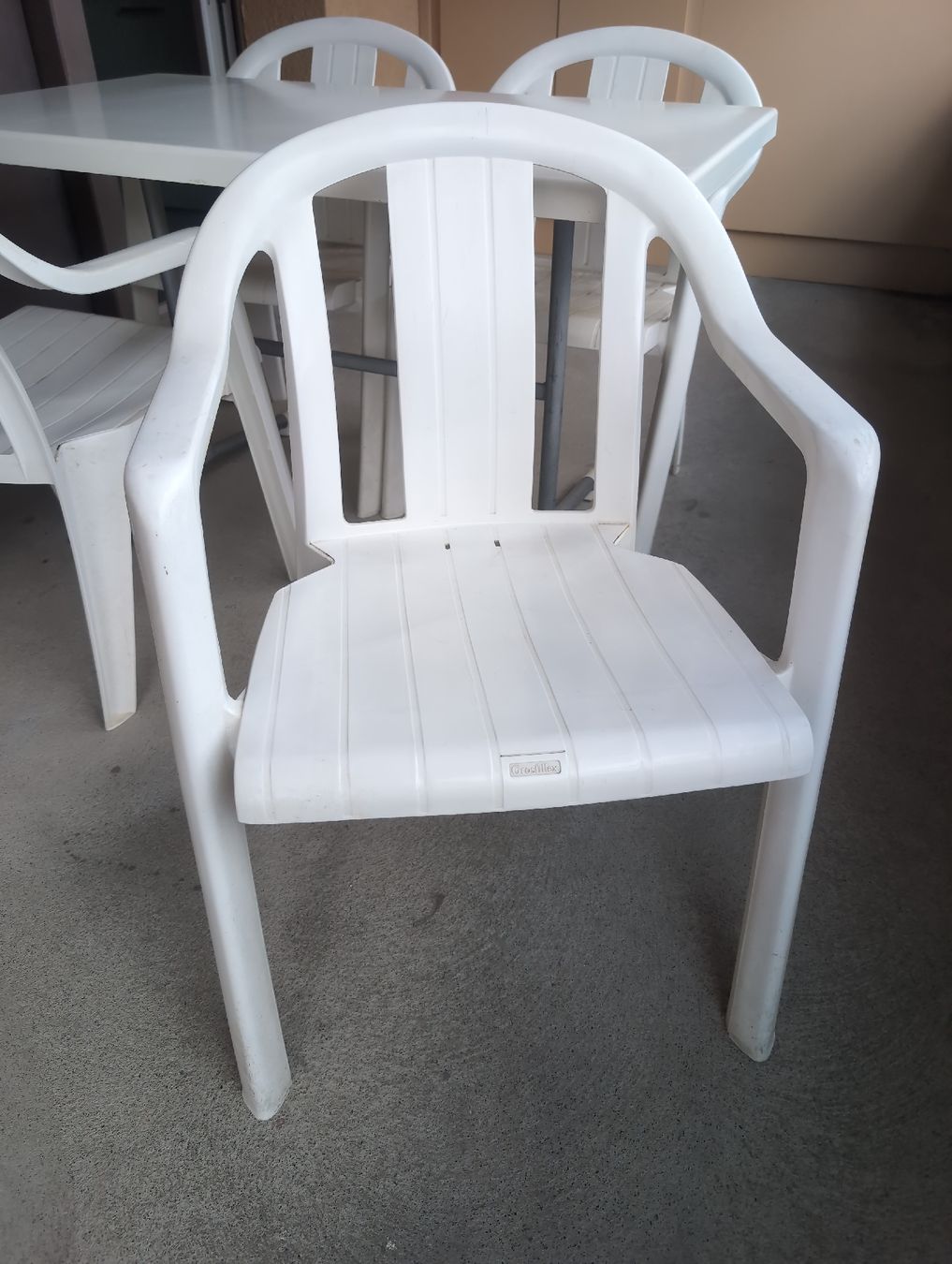 Set di tavolo e panche: Gartentisch mit 4 Stühlen – Usato da Alberswil venduto da __colafroeschli__ 1