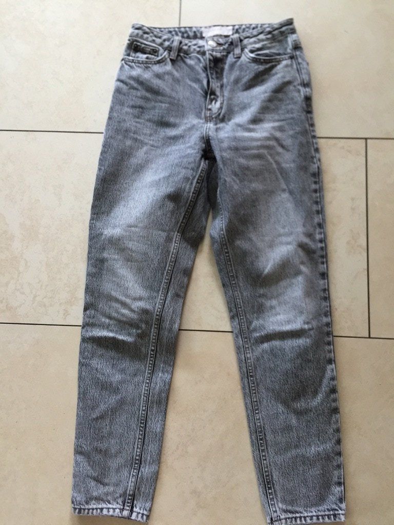 Topshop Jeans: Topshop Jeans grau Gr.26/32 – Usato da Kirchdorf AG venduto da coco123 4