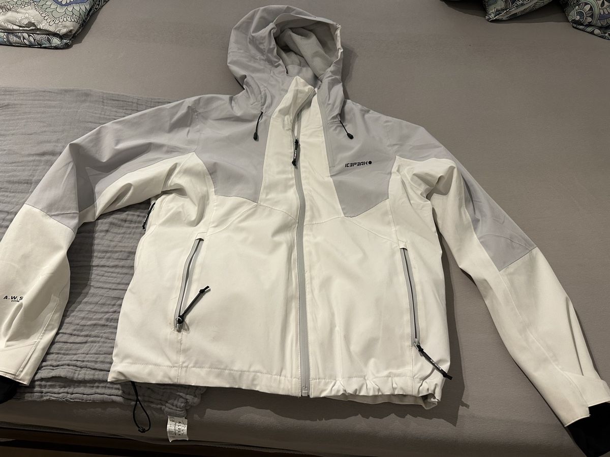 Icepeak Giacche: Weisse Icepeak Regenjacke Grösse 46 – Usato da Buttikon SZ venduto da TamaraS01