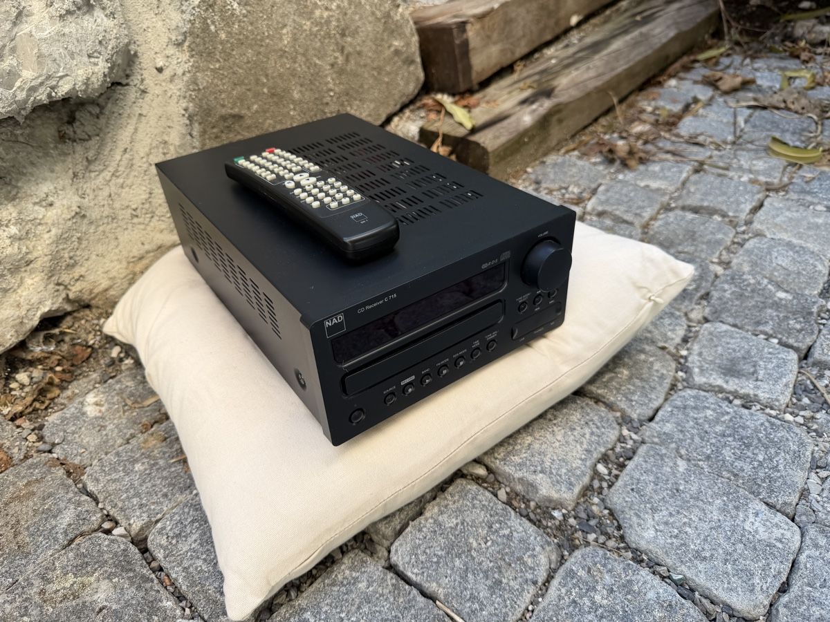 Nad Ricevitori: NAD CD Receiver C 715 – Usato da Grandvillard venduto da Jobelin 1