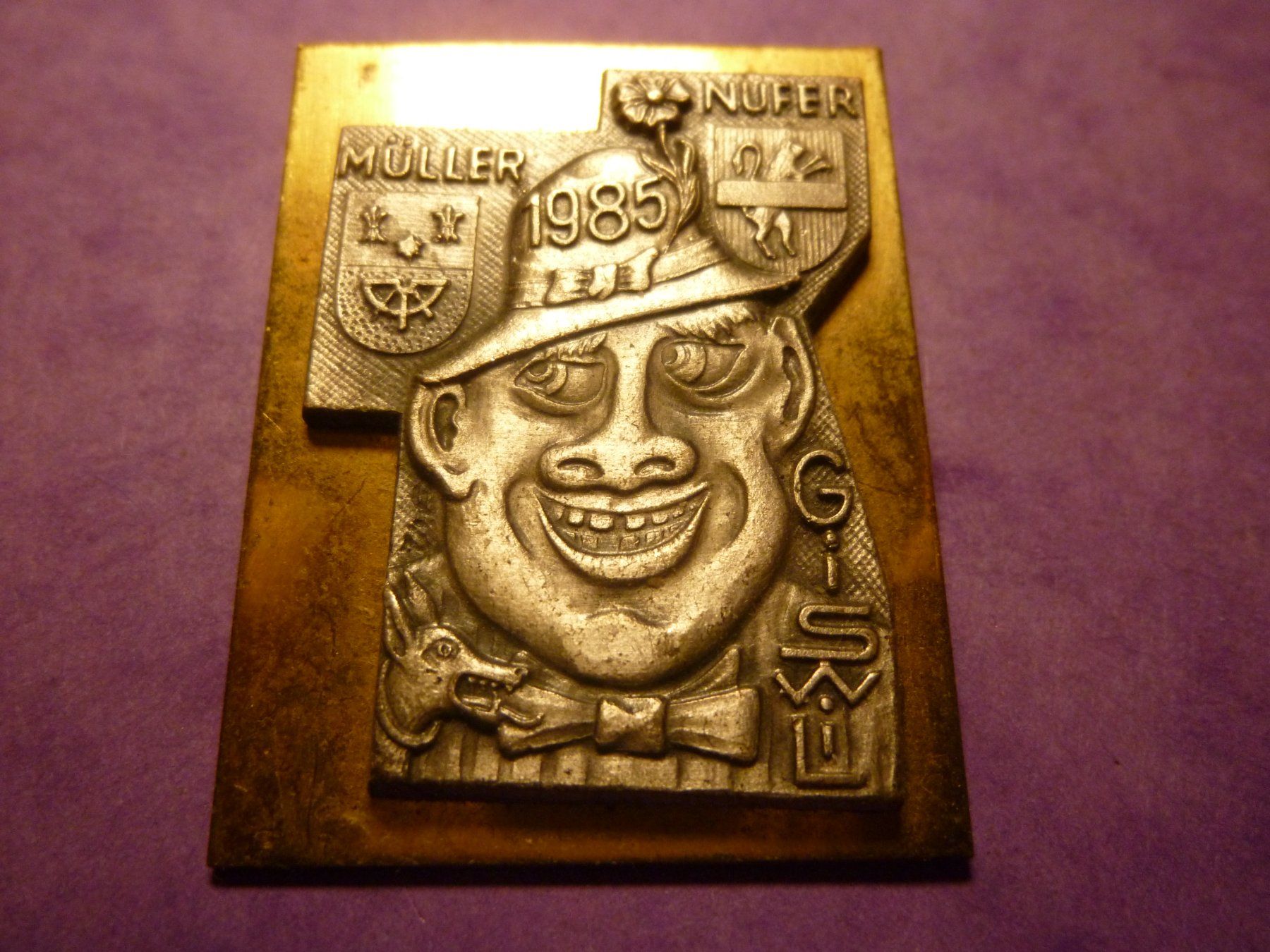 Plaquettes & Badges: GISWIL 1985 GOLD – D'occasion à Ried (Muotathal) par Mandarin02