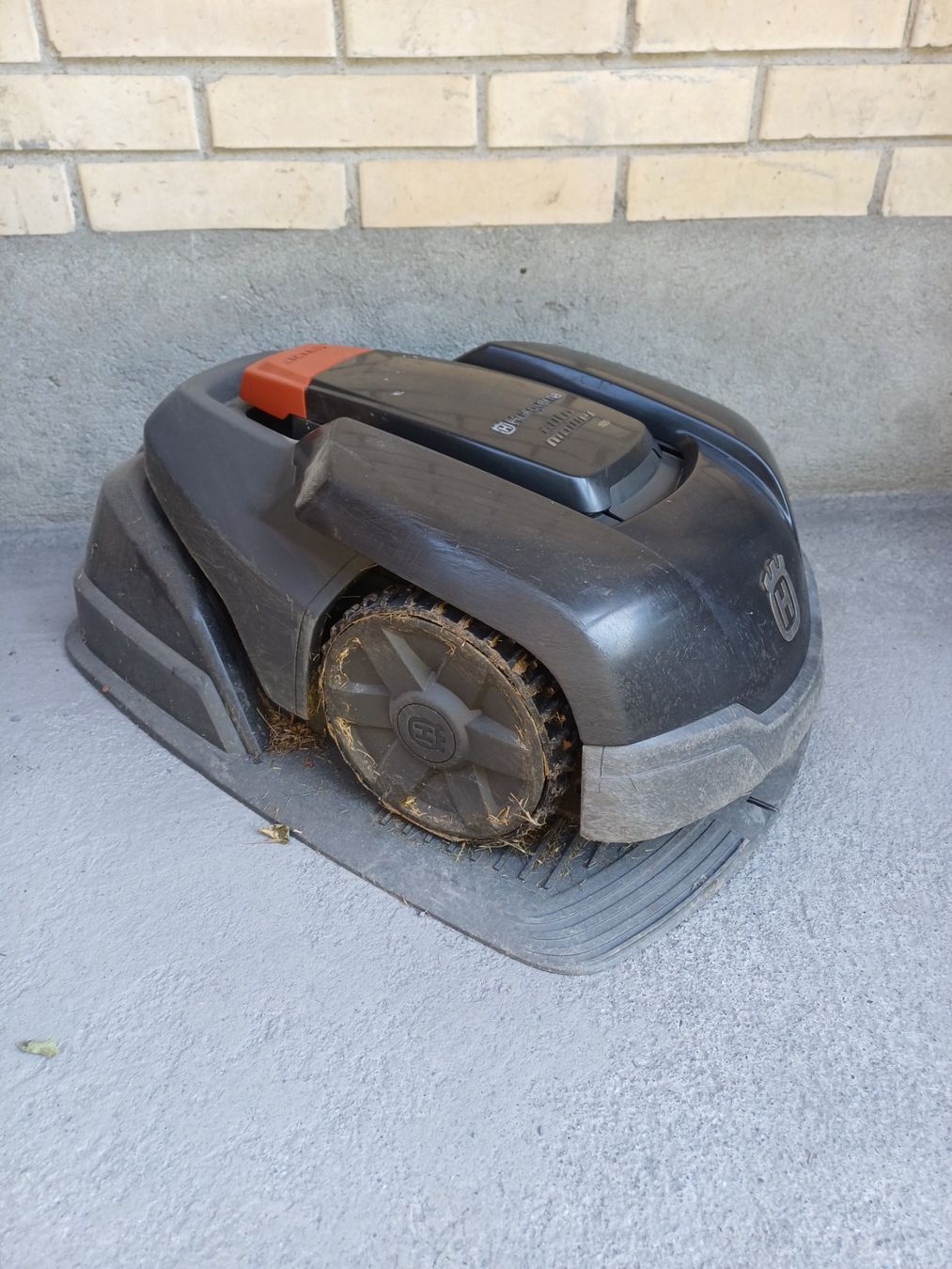 Husqvarna Rasenmäher: Husqvarna Automower 105 – Defekt aus Sempach Station von Sachs77 2