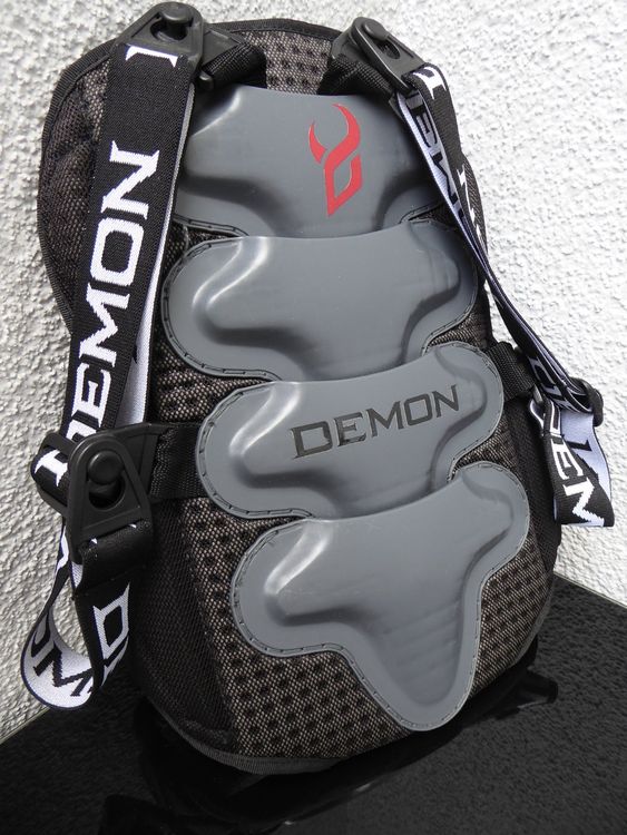 Kinder Rückenpanzer Demon - Velo Bike Ski Snowboard (Gebraucht) in Chur ...