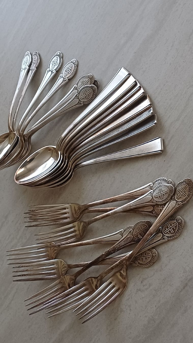 Bestecksets: 24 Besteck versilbert  – Gebraucht aus Flawil von Pinkmalibu 1