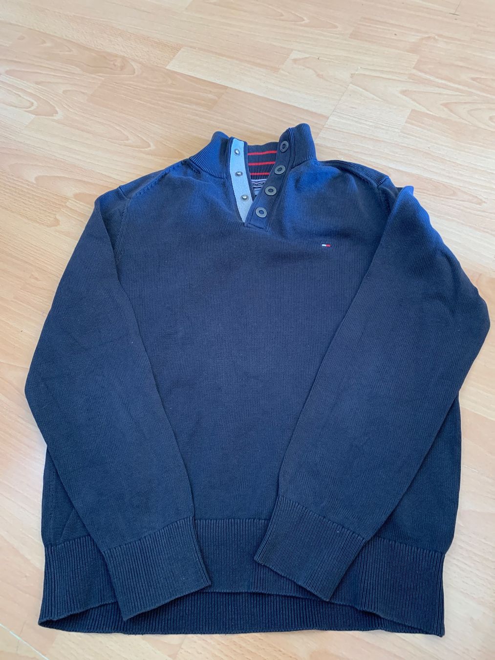 Tommy Hilfiger Maglioni & Felpe: Joli pull Tommy Hilfiger taille M bleu – Usato da MEYRIN venduto da Gwendo10