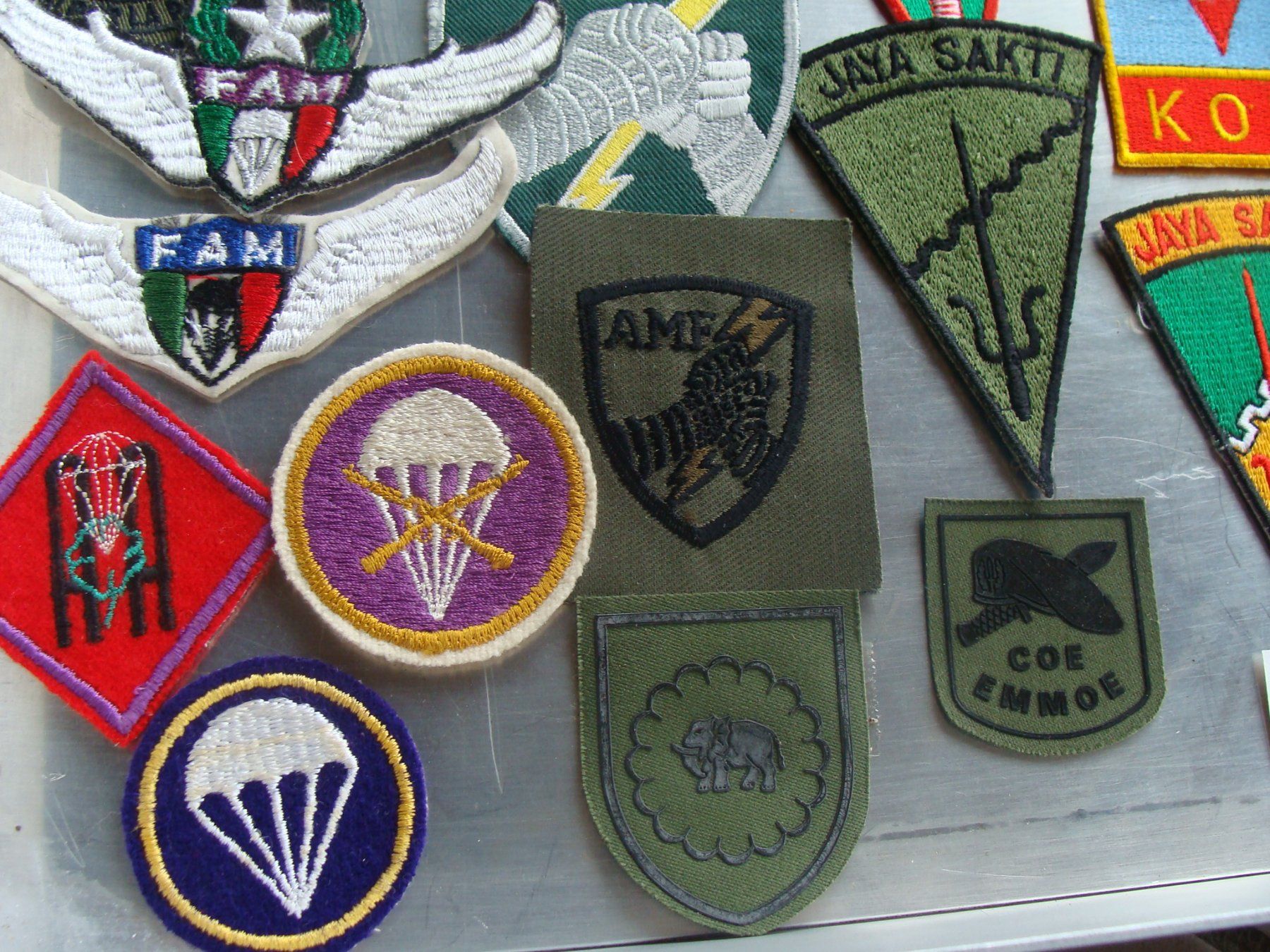 Placchette & Badge: Vente d'une collection d'insignes et badges divers – Usato da Cuarny venduto da hen_g7hn 2