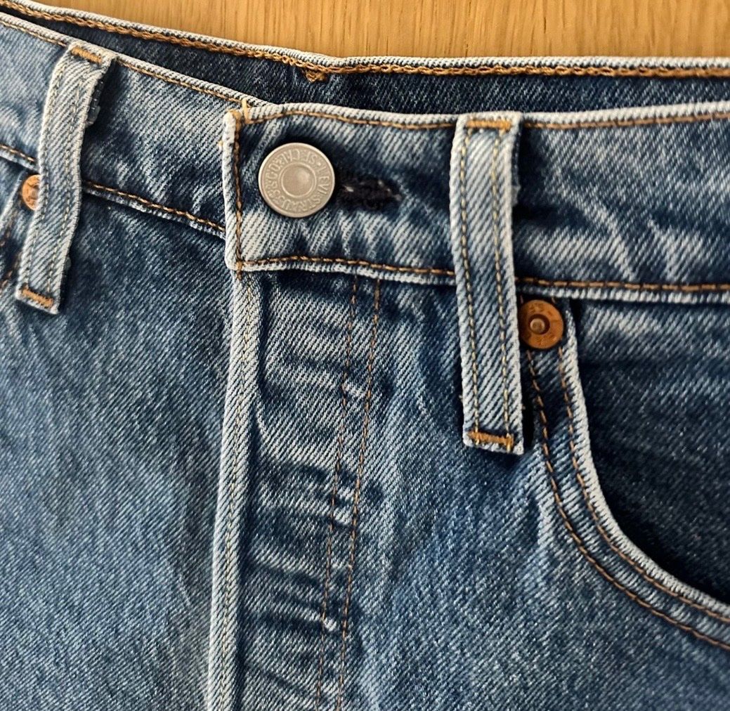 Levi's Pantaloni: Levis 501shorts w25 – Usato da Gondiswil venduto da shaenu 3