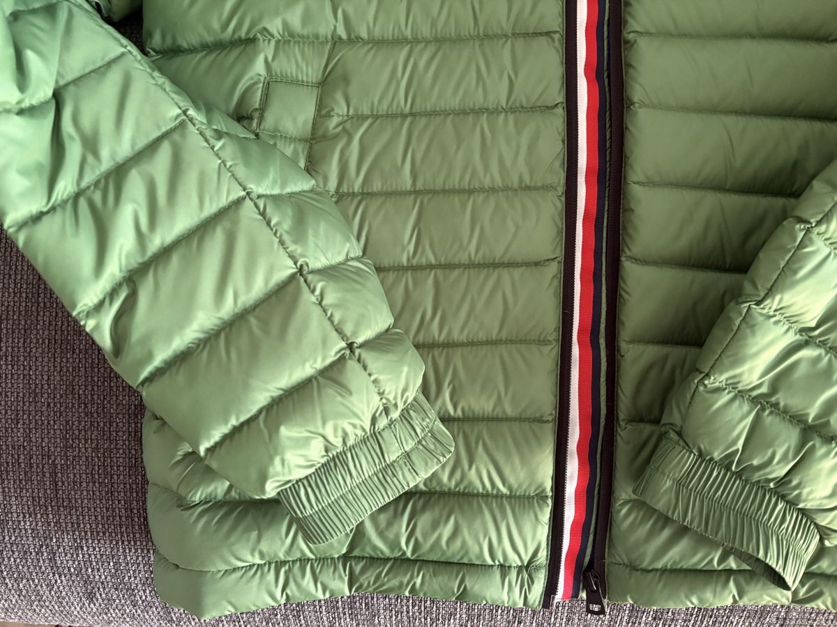 Tommy Hilfiger Vestes: Tommy Hilfiger Daunenjacke, Gr. M – Neuf (Voir description) à Münchenstein par Mr.Tomari 4