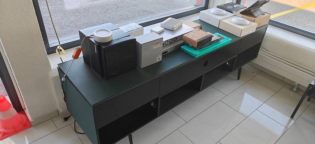 Mobili TV: Sonorous TV Möbel grün – Usato da Uster venduto da electro011 3