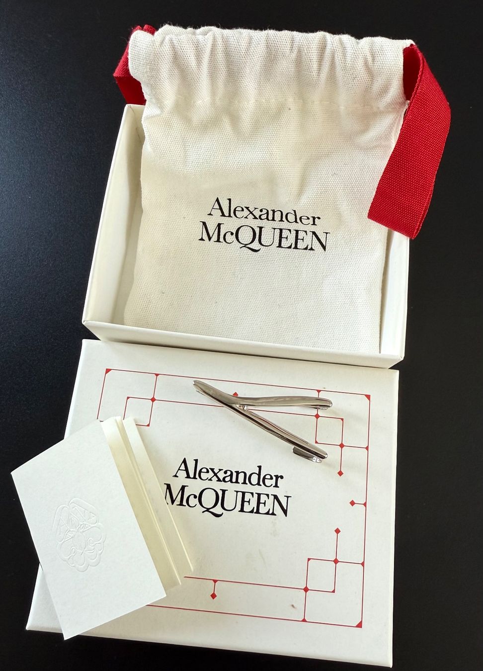 Boucles d'oreille: Alexander McQueen Ear Cuff – Neuf avec emballage d'origine à Kilchberg ZH par LuxuryVault 1