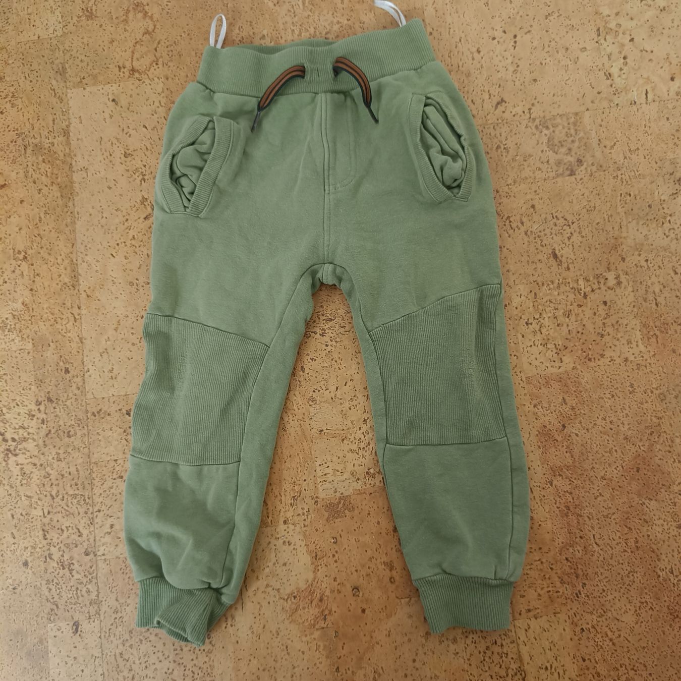 Hosen: Trainerhose Grösse 92 – Gebraucht aus Jaberg von urig17.