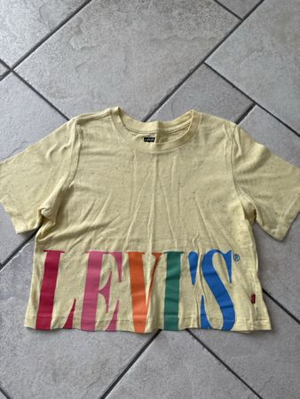 „LEVIS“ T-shirt Gr. 152, Brief 3.00 Fr.