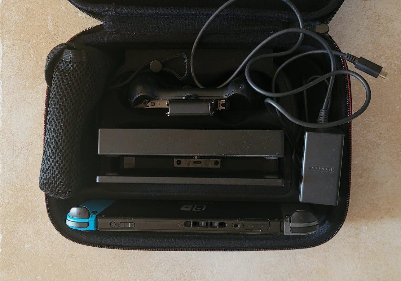 Nintendo Konsolen: Nintendo Switch complète avec accessoires ( Excellent état ) – Gebraucht aus Montagny-Yverdon von jul_5rxc 1