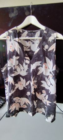 Sommerliches Top mit Blumenmuster von Nile, Grösse M