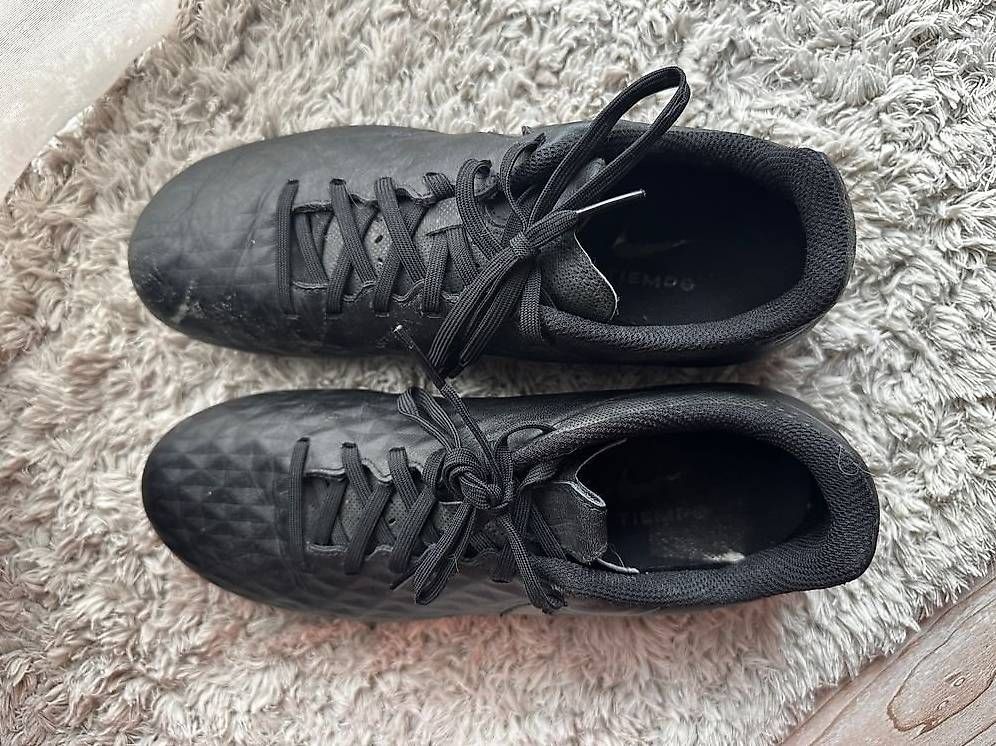 Herrenschuhe: Fussball-Schuhe - 39 – Gebraucht aus Wauwil von est_r5td 1