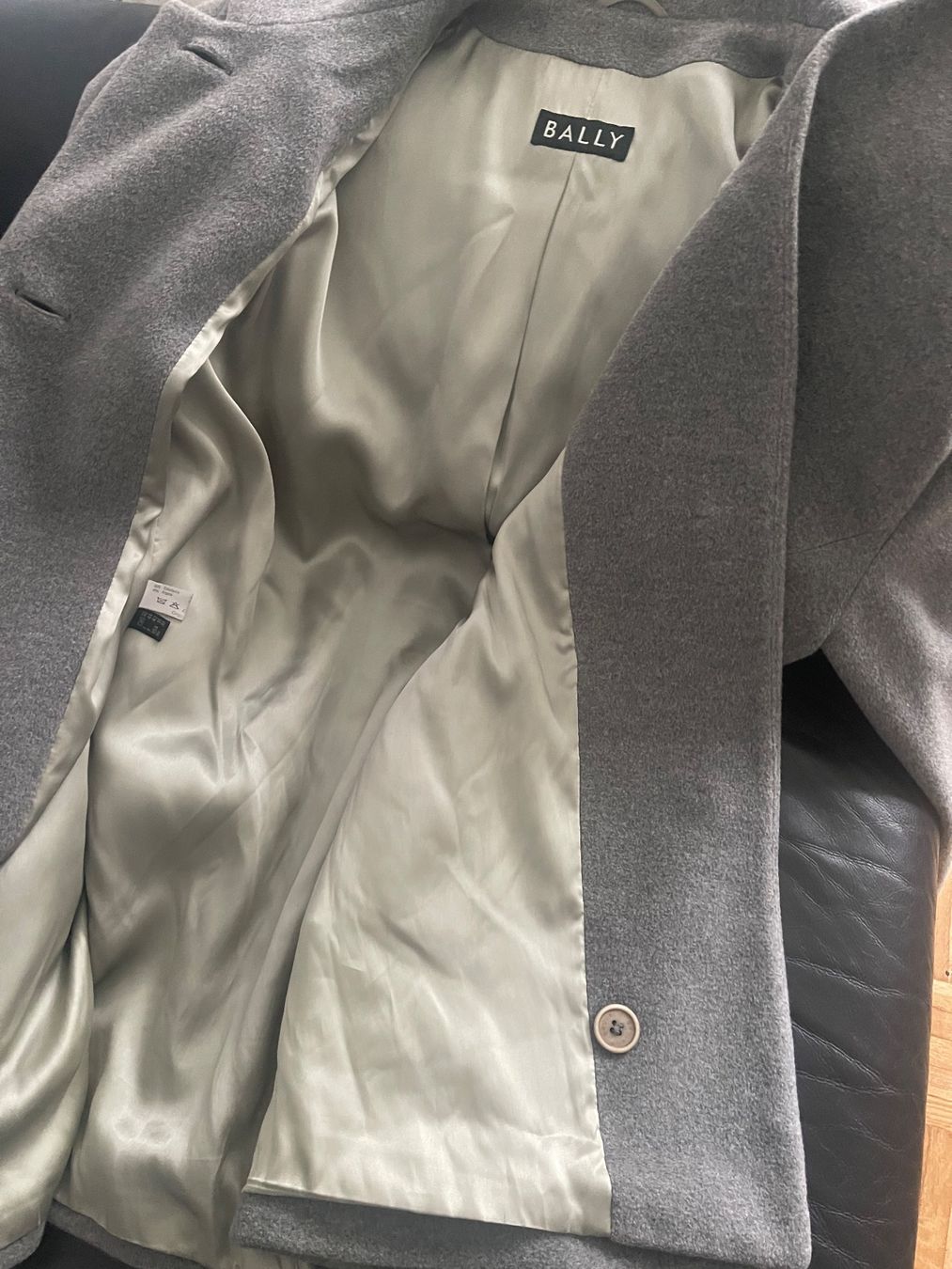 Cappotti: Bally  kurz Mantel – Usato da Hinterkappelen venduto da lid_9h7j 6