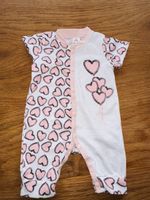Baby Sommer-Strampler mit Herzen, Grösse 0-1 Monat, Top!