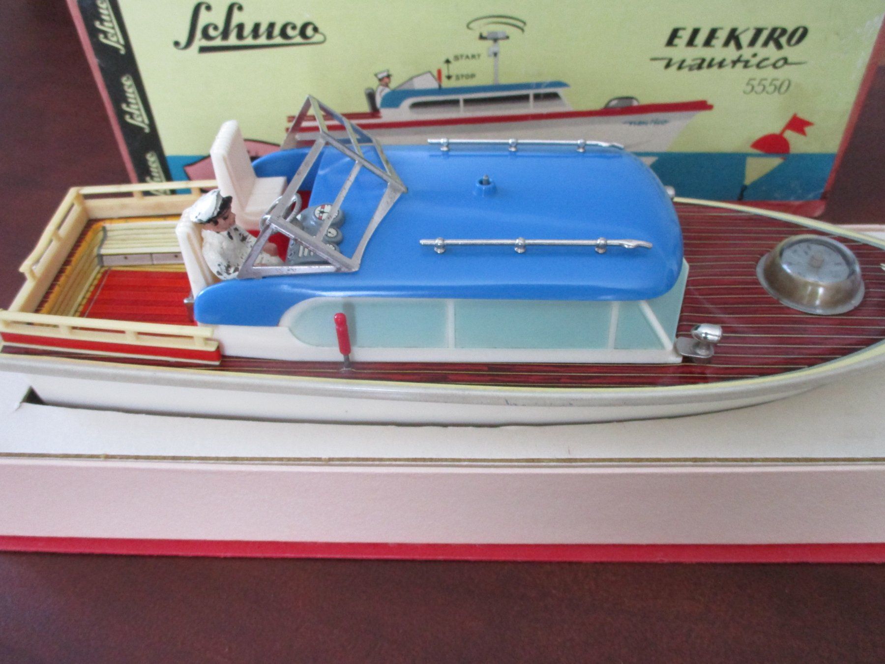 Schuco Giocattoli: SCHUCO Elektro Nautico 5550 Motorboot – Usato da Liestal venduto da Disc-Point 1
