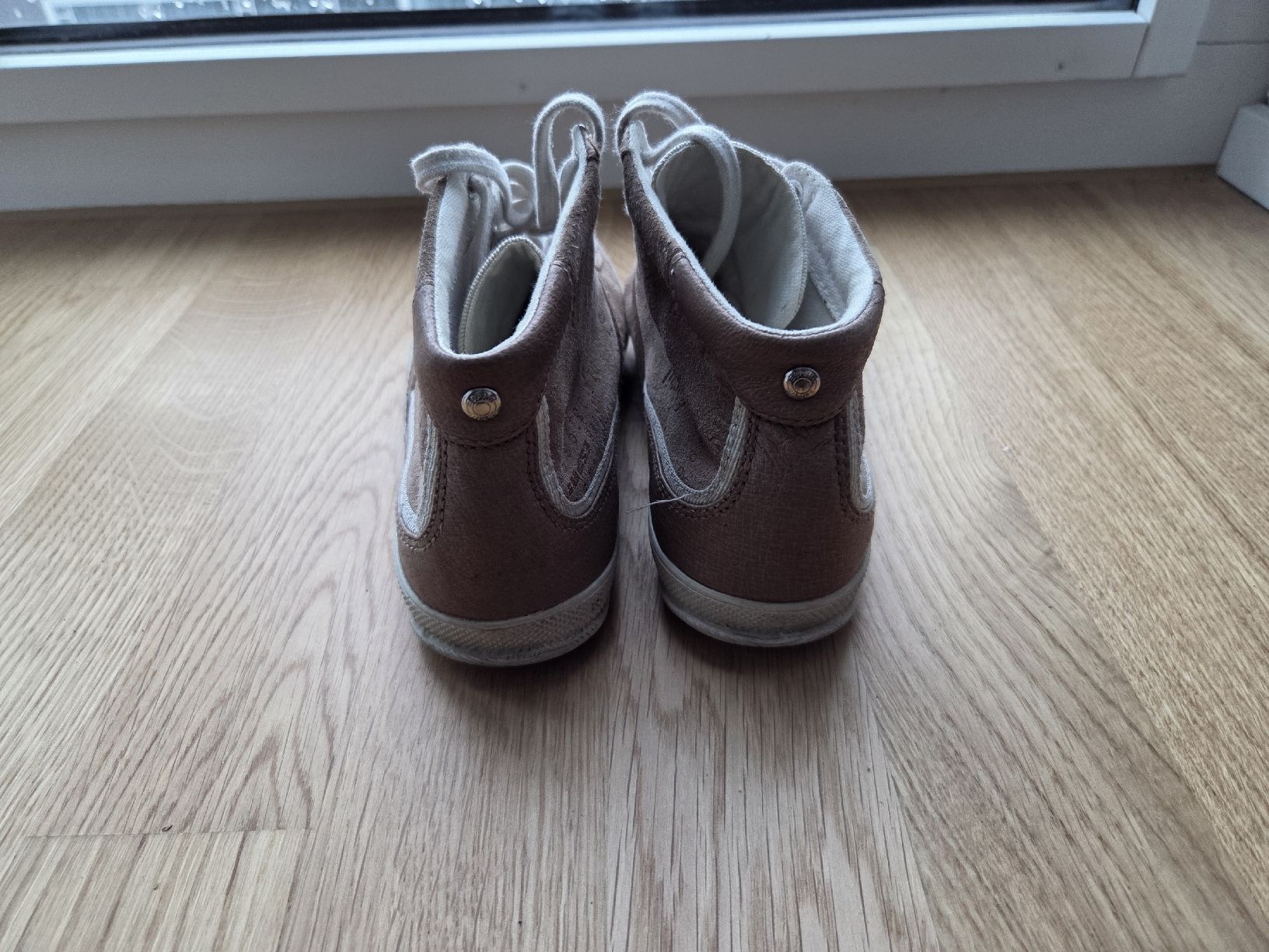 Esprit Damenschuhe: Sneakers von Esprit Gr. 37 – Gebraucht aus Kriens von ..stx.. 2