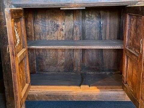 Credenze: Ancient Chinese Sideboard – Usato da Vandoeuvres venduto da chm_m6j5 2