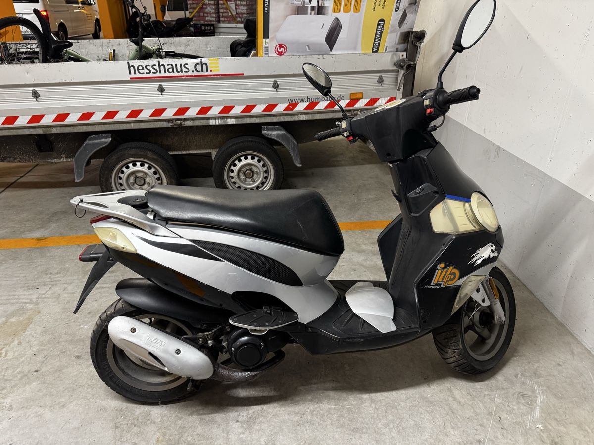 Scooter: Roller Generic Tdéc 50 – Difettoso da Dietlikon venduto da admin77 1