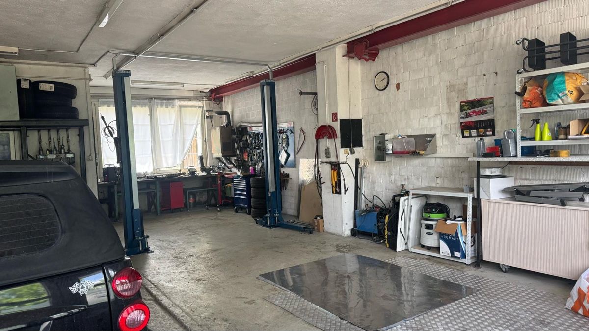 Altro per Eventi aziendali & Feste: Auto Garage Mitmieter gesucht – Usato da Schongau venduto da sabu46 1