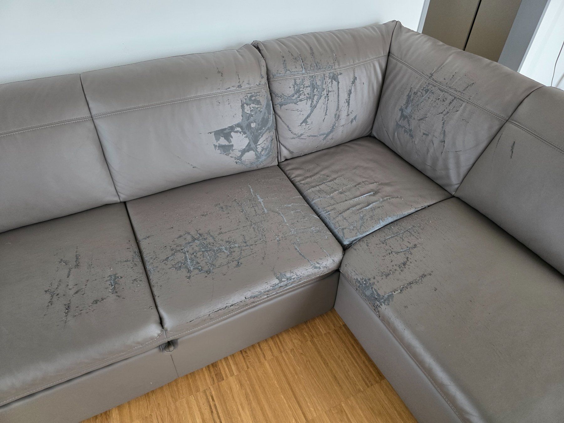 Divani: "Ecksofa Kunstleder grau mit Schlaffunktion & Bettkasten – Usato da Zürich venduto da val_5nlg 4