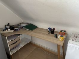 Schreibtisch 