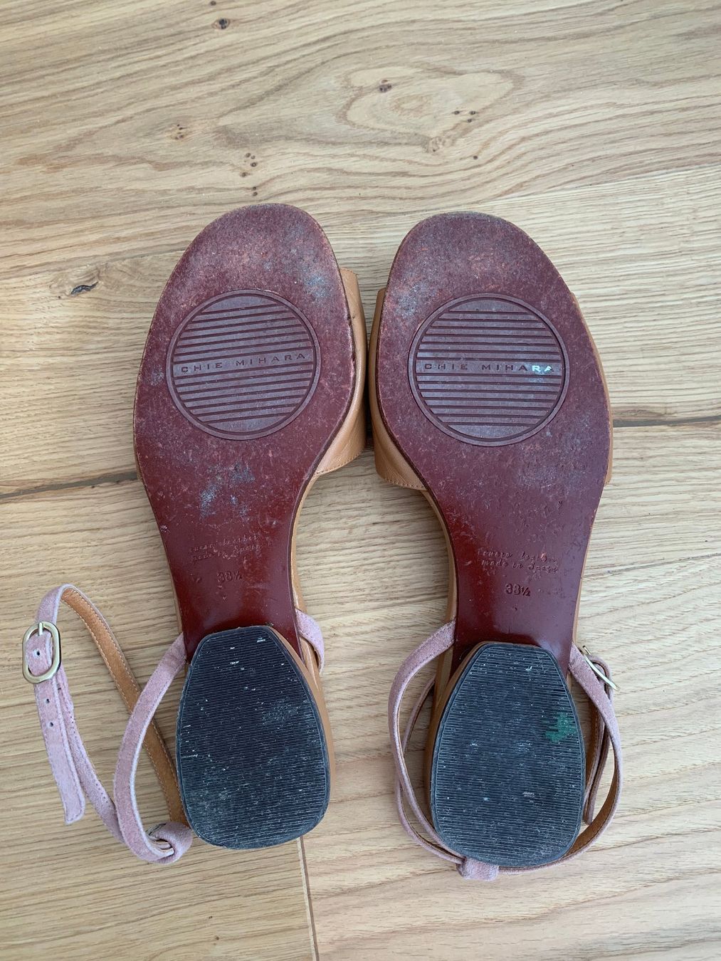 Chie Mihara Scarpe da donna: Chie Mihara Sandale mit Blume Gr. 38.5 – Usato da Thun venduto da Crown7 4