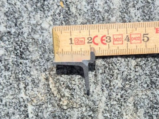 Armadi: Tablarträger für Stellschienen TORBEL – Nuovo (secondo la descrizione) da Rüttenen venduto da Mushorn 2