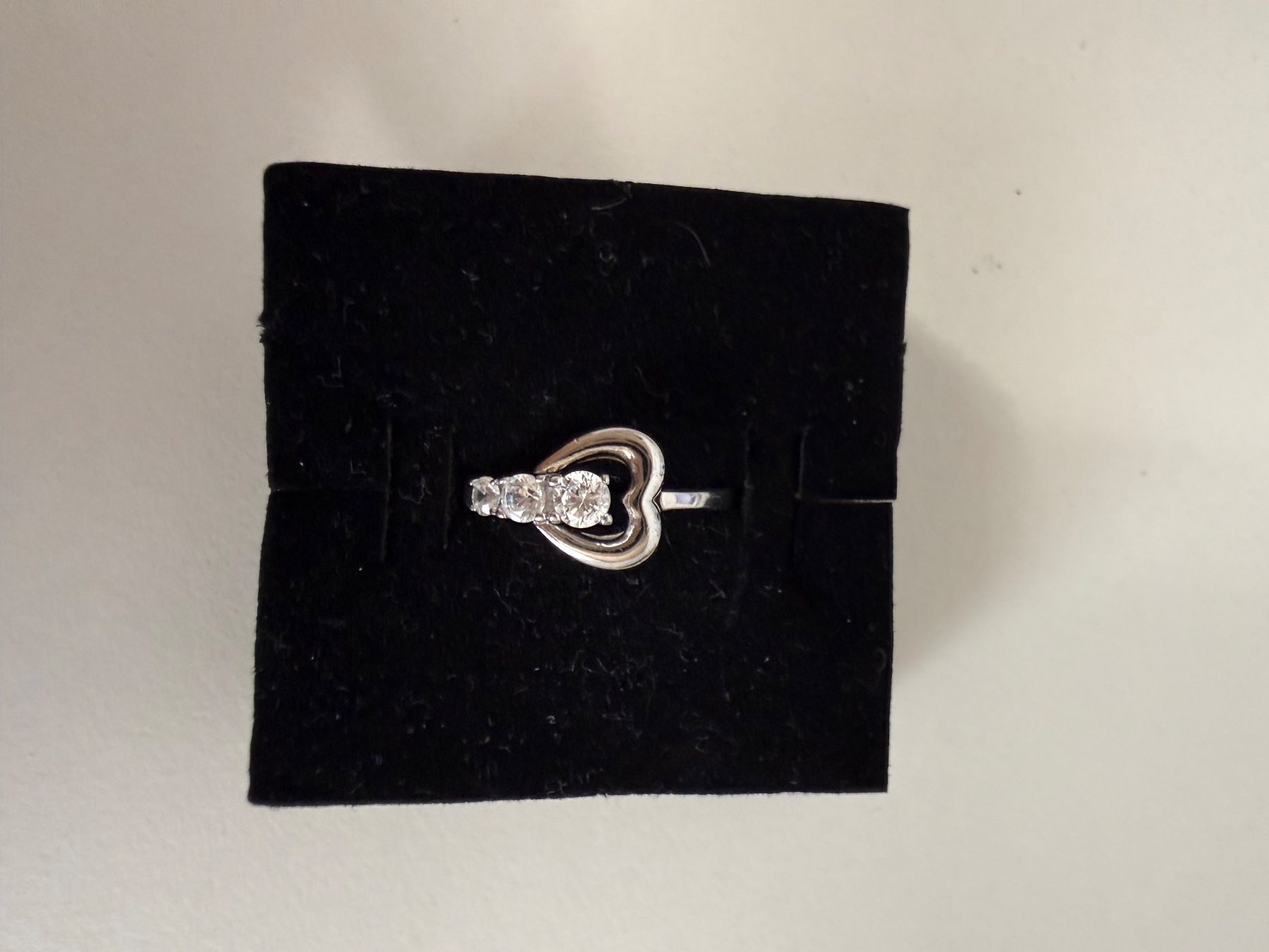 Bagues: Silber Ring 925 + CCF: Herz mit 3 weisse Steine – D'occasion à Zürich par zai_wnt2 1
