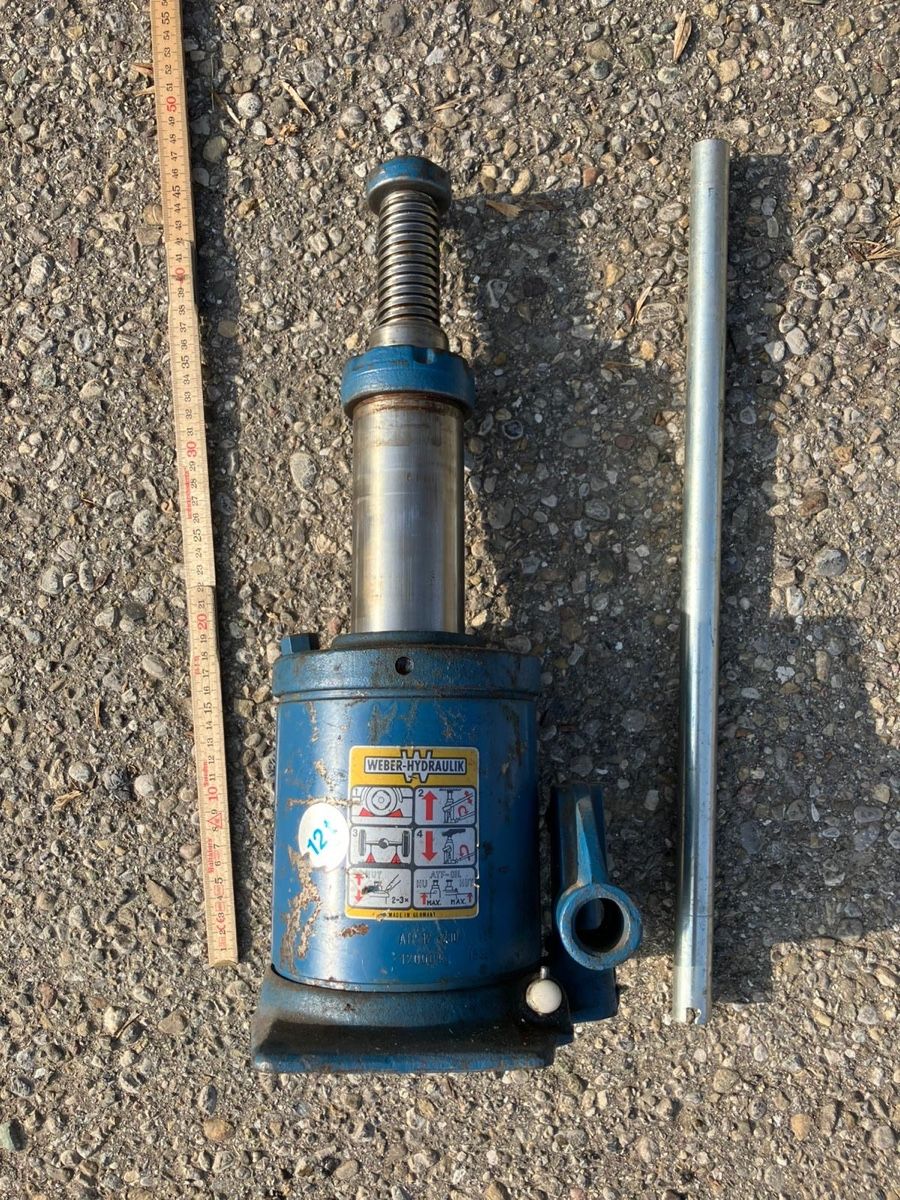 Tutti gli attrezzi: Stempelheber mit Hydraulik 12 t – Usato da Waldstatt venduto da Cremschnitte 1