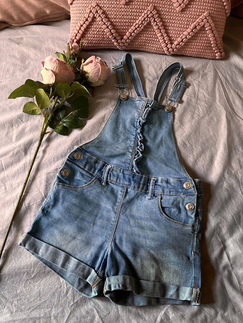 Jumpsuits: Gorgeous denim dungaress shorts - size 122 – Neu (gemäss Beschreibung) aus Genève von dmt_y25y