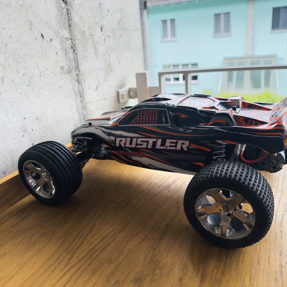 Traxxas RC Modellbau: Traxxas Rustler RC Auto schwarz orange  – Gebraucht aus Nebikon von sal_pvk8 1