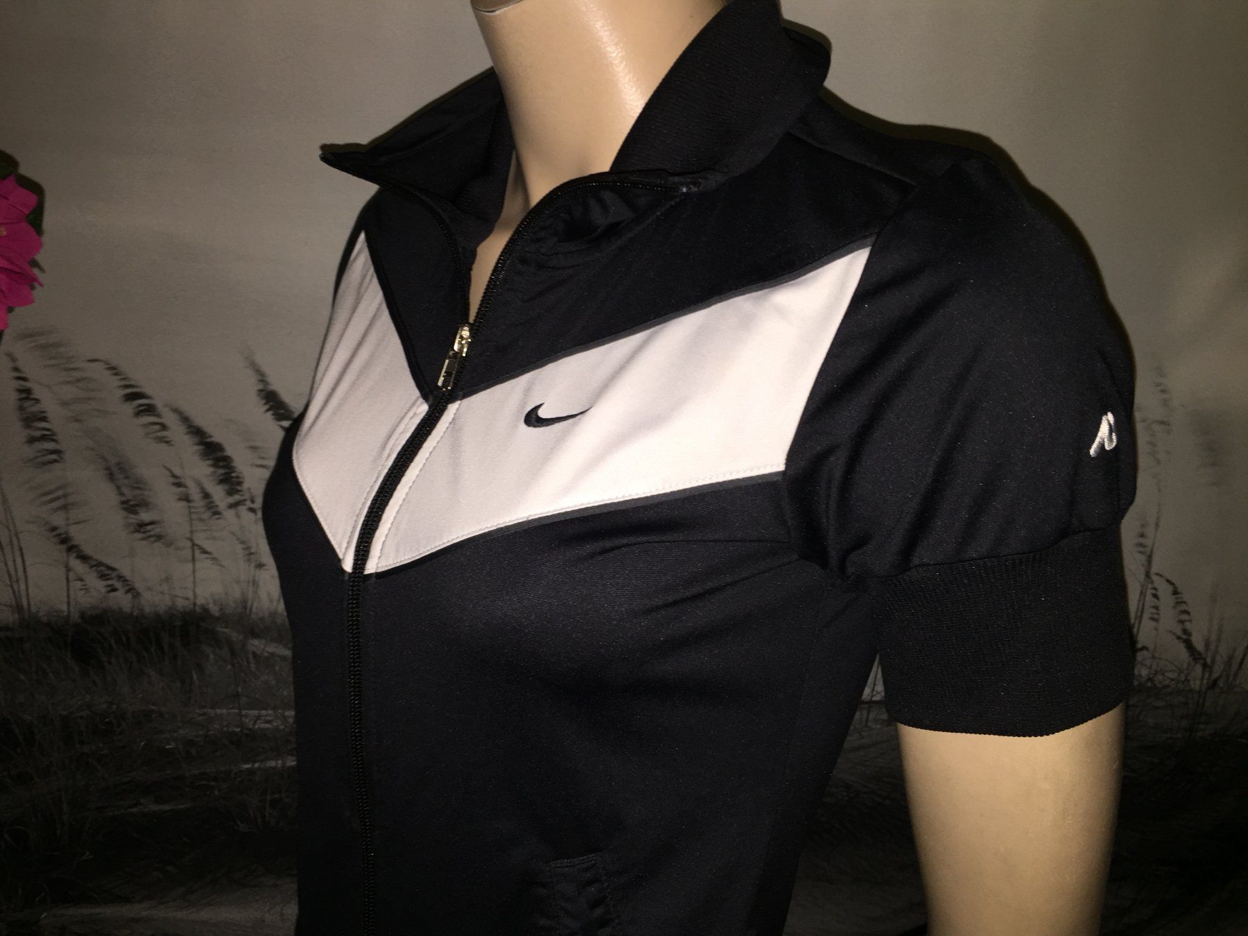 Nike Jacken: VESTE / Jacke NIKE  Taille / Grosse XS – Gebraucht aus Cossonay-ville von Super-Price-Quality 3