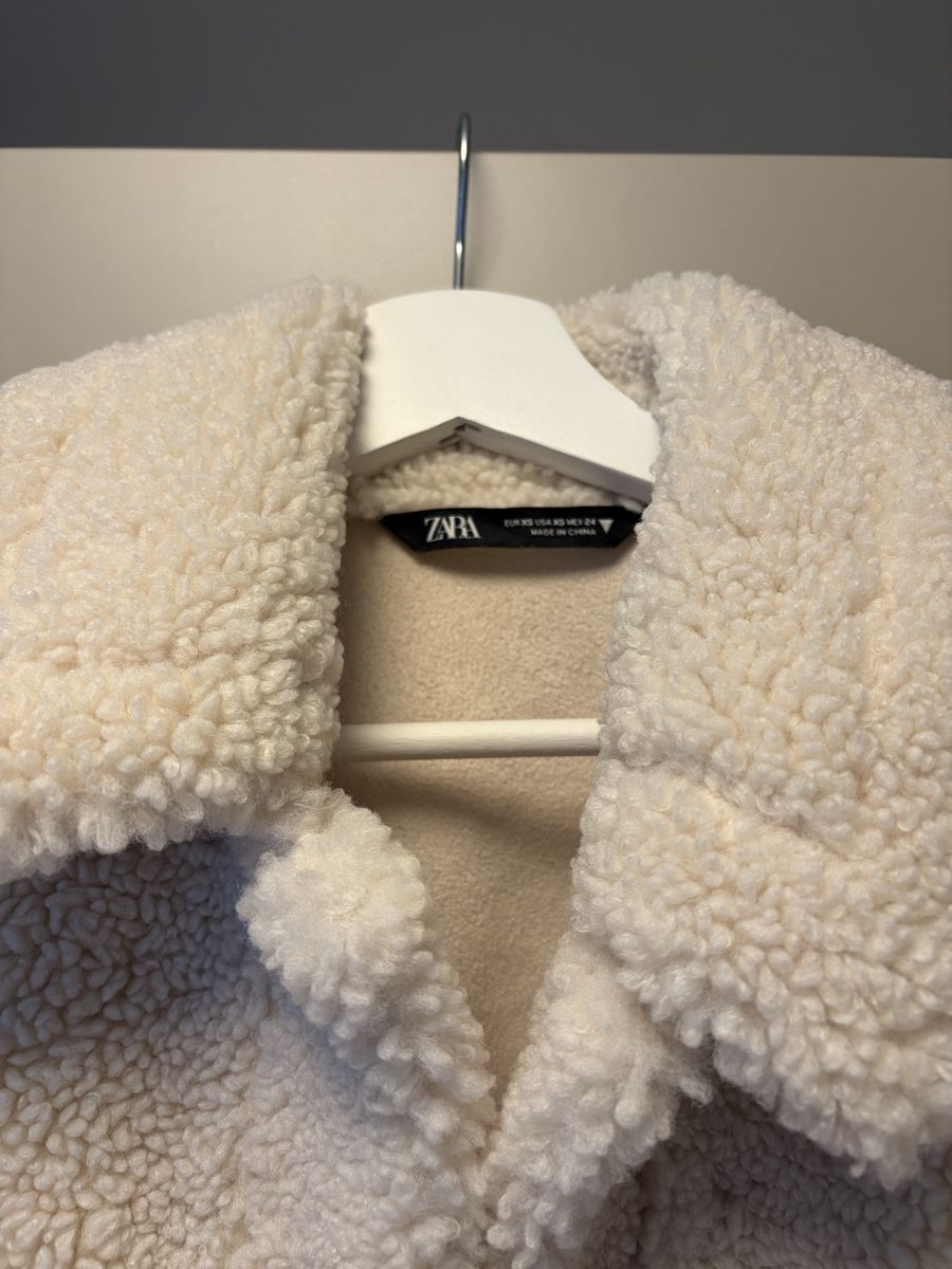 Zara Giacche: Übergangsjacke cropped Teddyoptik – Nuovo (secondo la descrizione) da Lenzburg venduto da lejlaim. 3