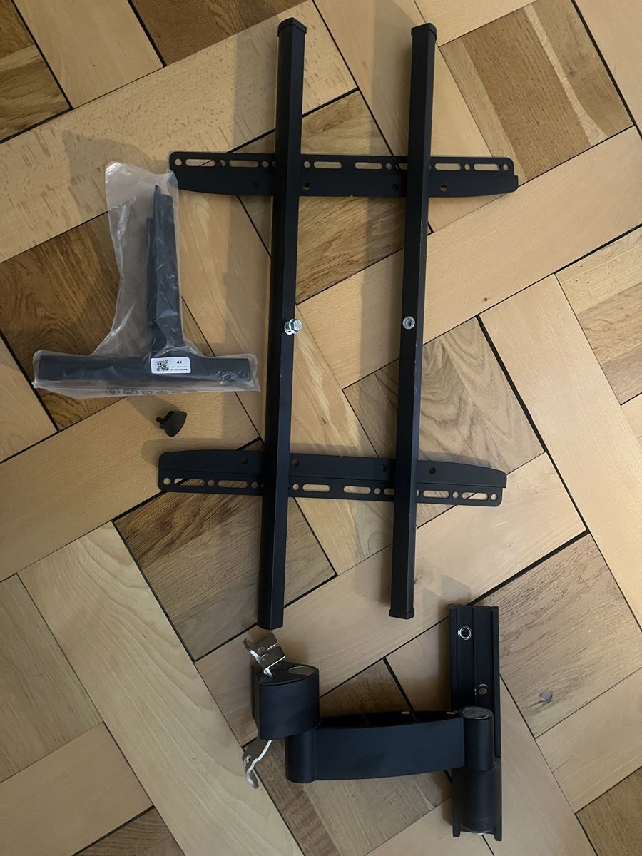 Supporti a parete: TV Wandhalterung schwenkbar – Usato da Bern venduto da ele_tg62