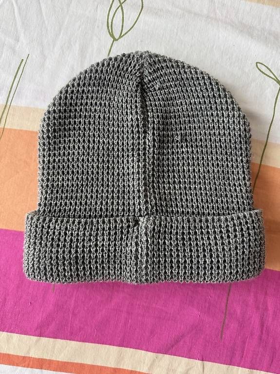 Copricapi, berretti & cappellini: CUFFIA IN MAGLIA GRIGIA – Usato da Caslano venduto da Dr.Bread 1