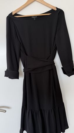 Wunderschönes Emporio Armani Rüschenkleid in Schwarz Gr 38
