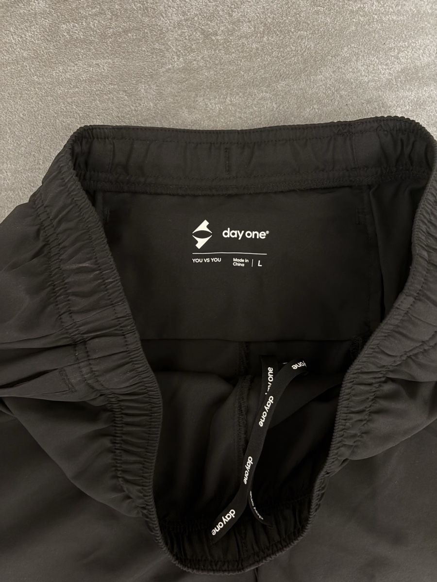 Completi, tute sportive e funzionali: Day one Performance Tracksuit L  – Nuovo (secondo la descrizione) da Rümlang venduto da svent 9